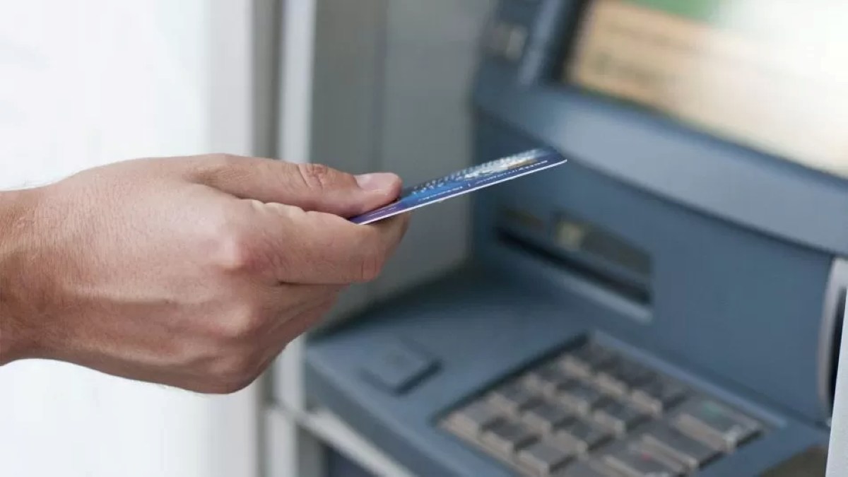 Os caixas eletrônicos estão mudando: o que fazer antes de inserir o cartão