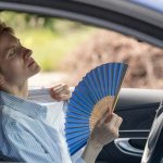 Refresque seu carro no verão em questão de segundos: um truque japonês genial que reduz a temperatura em 8–10 °C sem ligar o ar condicionado