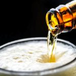 A cerveja mais cara: Ambev e Heineken aumentam preços no Brasil
