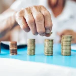 Natalia de Santiago, analista de investimentos, afirma categoricamente: “Se você tem 1000 euros e quer ganhar mais dinheiro, a melhor opção é…”.
