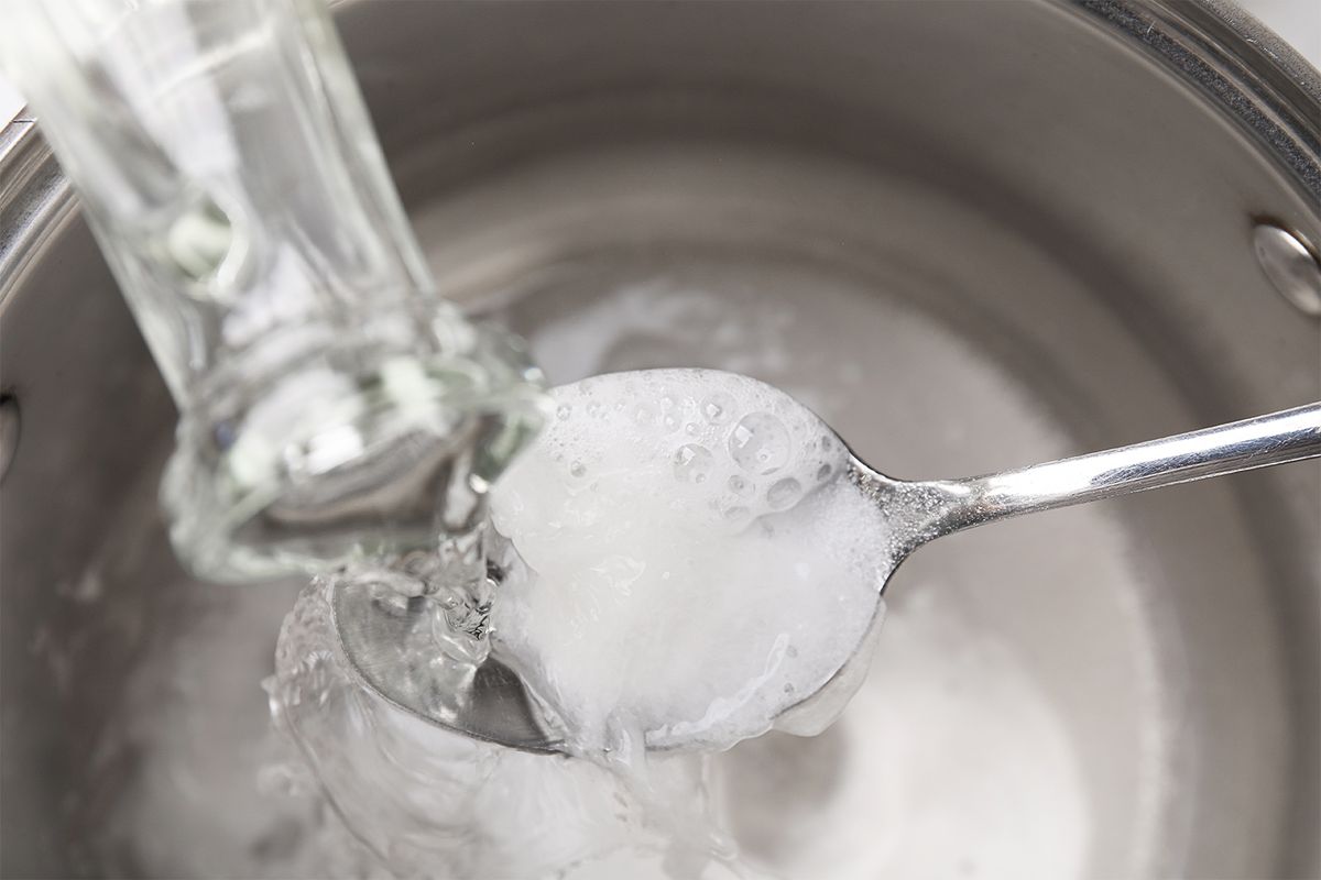 Misture esses dois ingredientes, que todo mundo tem na cozinha, e sua casa vai brilhar.