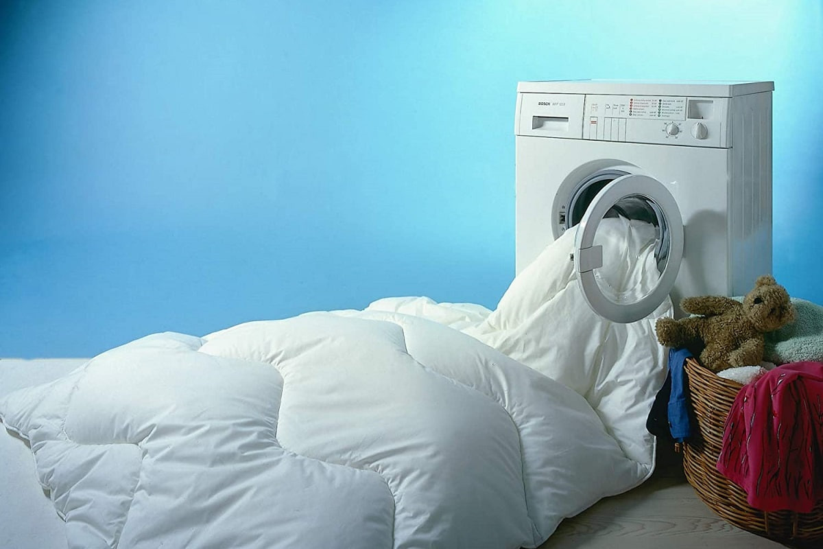 Como lavar um cobertor em casa sem danificar a máquina de lavar: um truque simples que quase ninguém conhece.