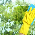 Como usar corretamente este produto para limpar vidros em casa
