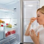 Sem vinagre nem limão: um truque incrível para eliminar os odores desagradáveis do frigorífico com um único ingrediente.